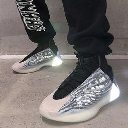 最新爆料篮球鞋推荐,揭秘最新爆料与热门推荐 第1张 最新爆料篮球鞋推荐,揭秘最新爆料与热门推荐 第1张